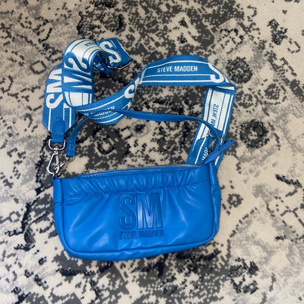 {Steve Madden} blue bag